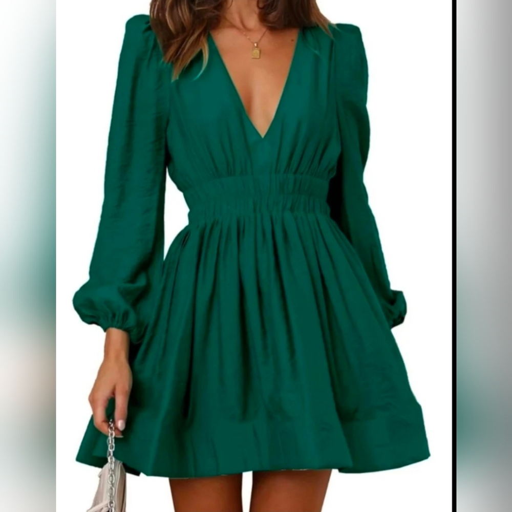 NWT- Classy, Super Flattering, Gorgeous Green Dress Featuring Puff Shoulders